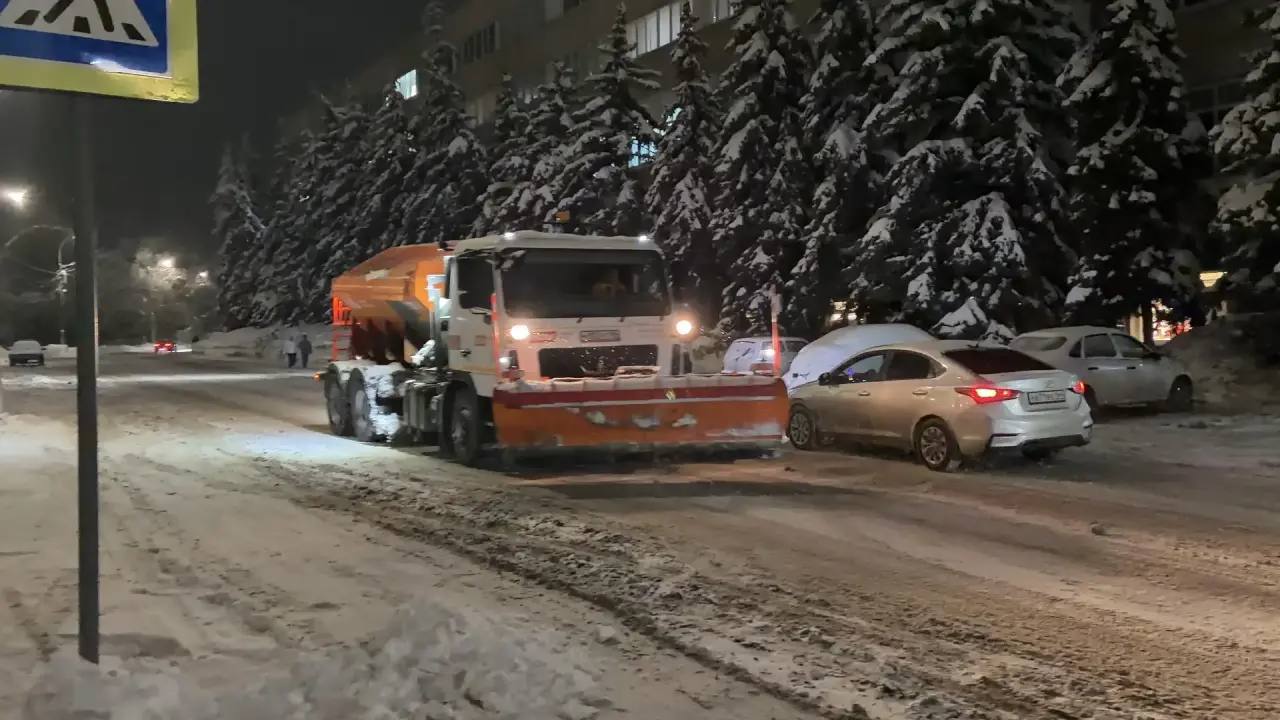 За неделю с улиц Энгельса вывезли более 13 тысяч кубометров снега